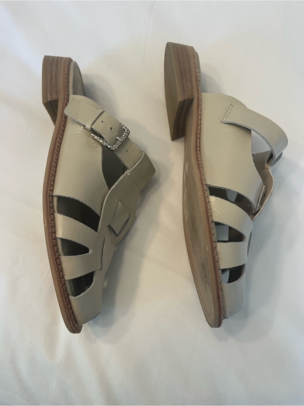 Dolce Vita Patent Cream Fisherman Slide Sandals - Picture 4 of 6